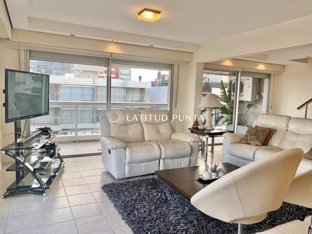 Penthouse dúplex de 3 dormitorios con parrillero