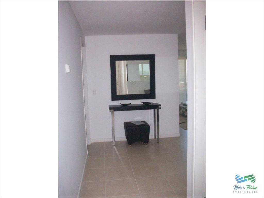 Apartamento de 2 dormitorios con vista al mar del