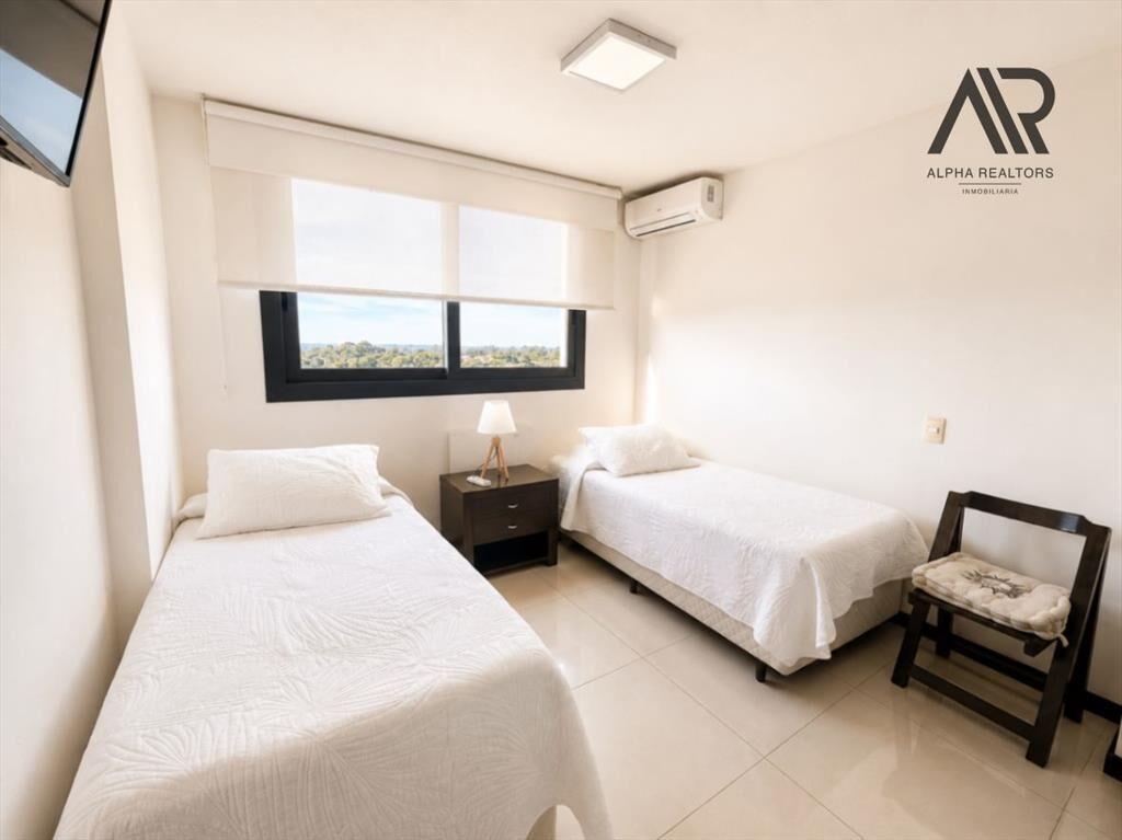 Apartamento en venta c/ cochera en Cantegril