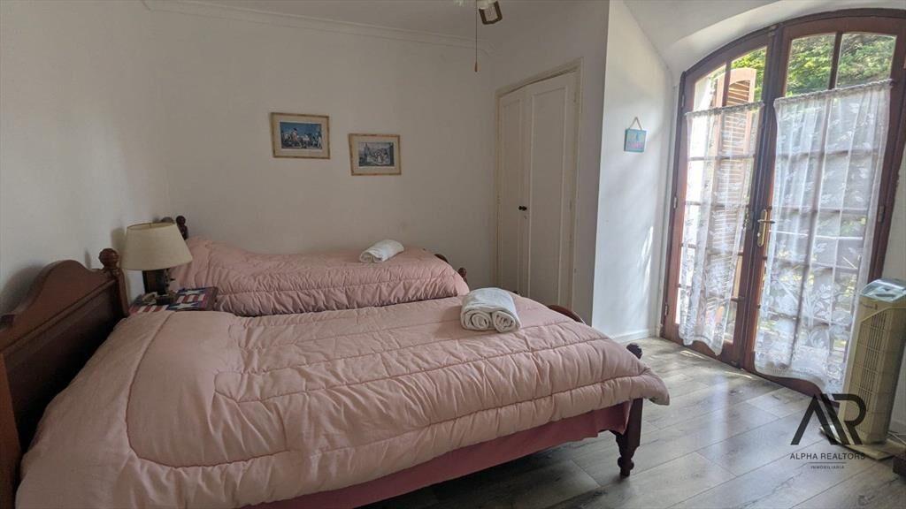 Casa en alquiler anual de 4 dormitorios en suite con pis...