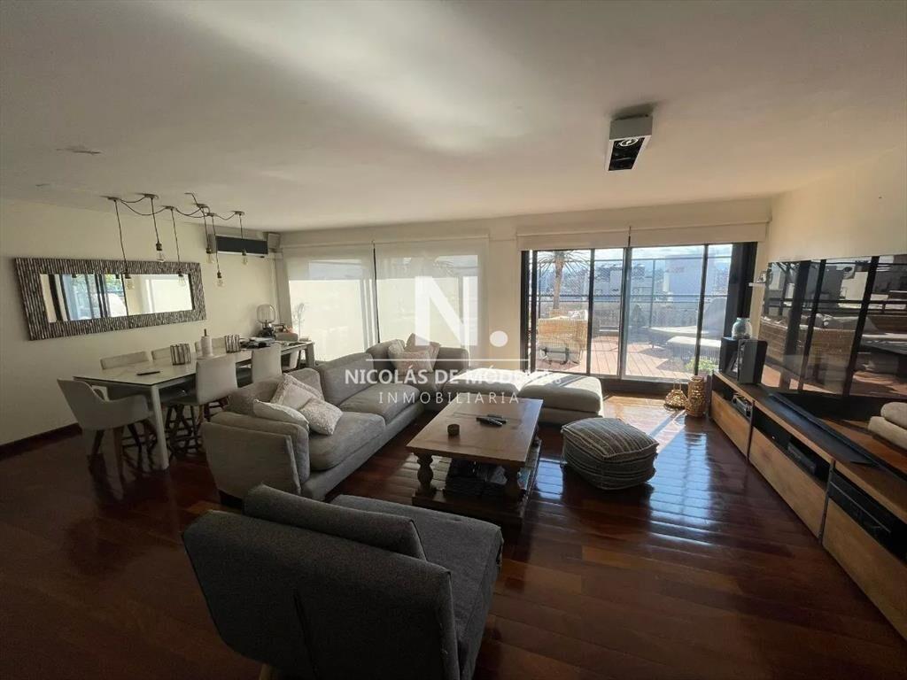 Penthouse de 4 dormitorios en Pocitos Nuevo