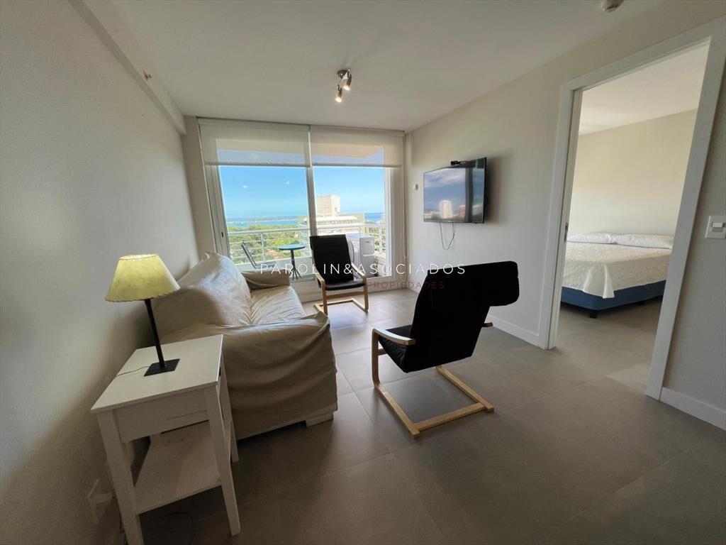 Apartamento en venta de 2 dormitorios en edificio