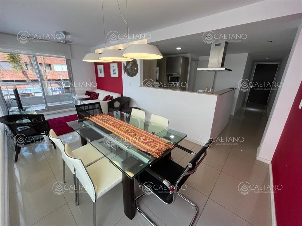 Apartamento en Venta de 2 dormitorios a cuadras del Puerto