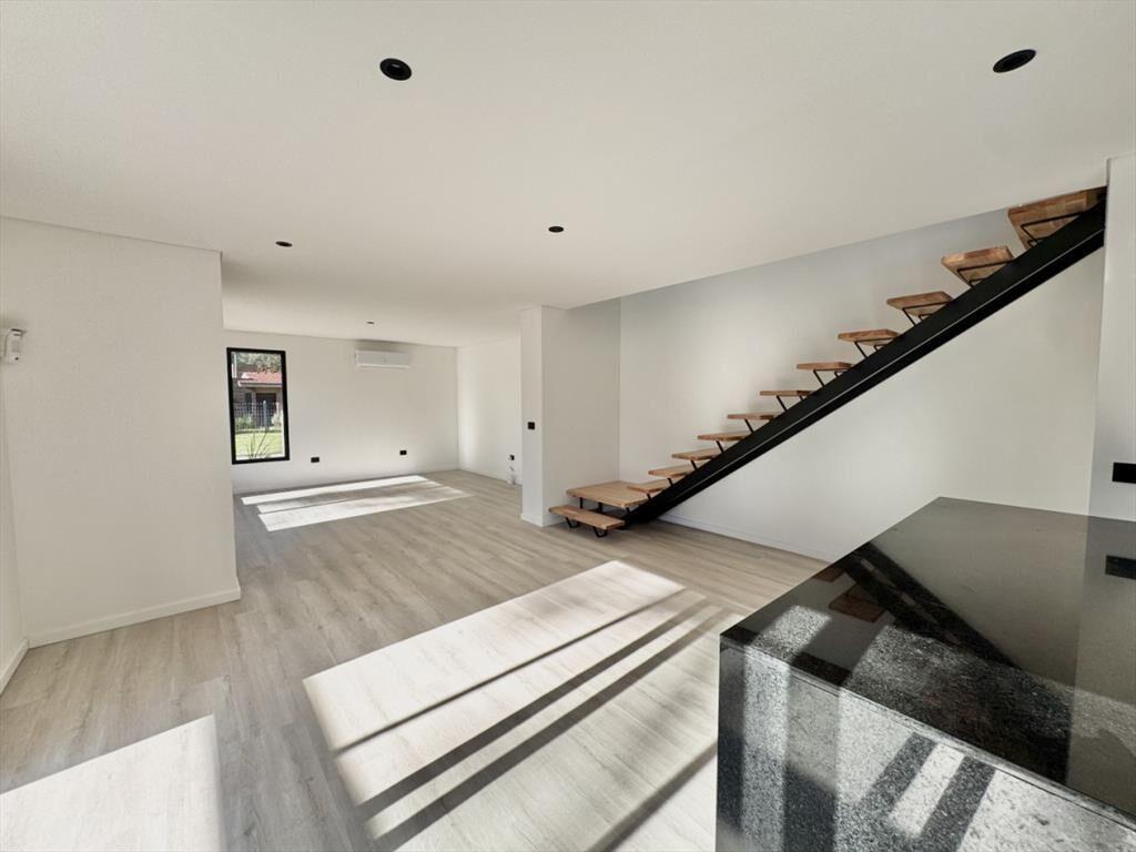VENTA DE CASA 3 DORMITORIOS A ESTRENAR - ZONA COLEGIOS