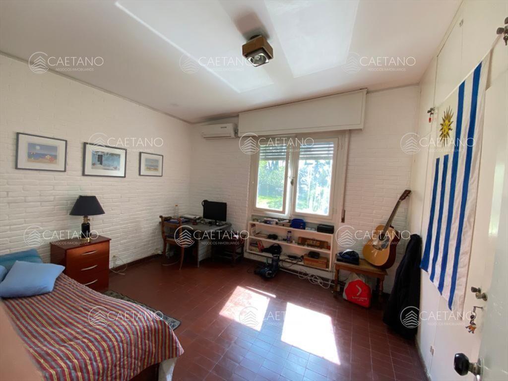 Casa a metros de playa mansa, Pinares!!