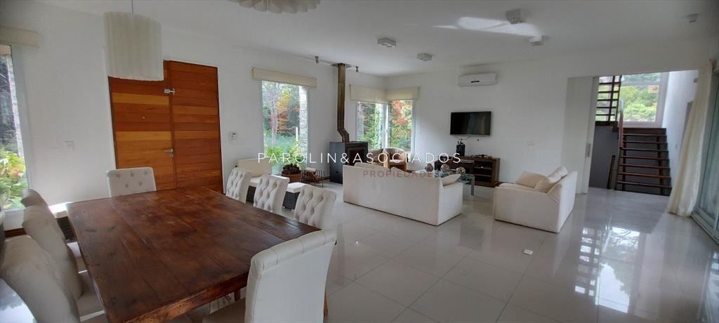 Preciosa casa en venta en Club del lago, Punta