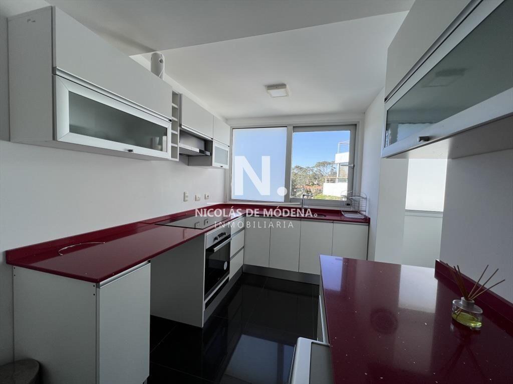 Hermoso Penthouse, venta 4 dormitorios.