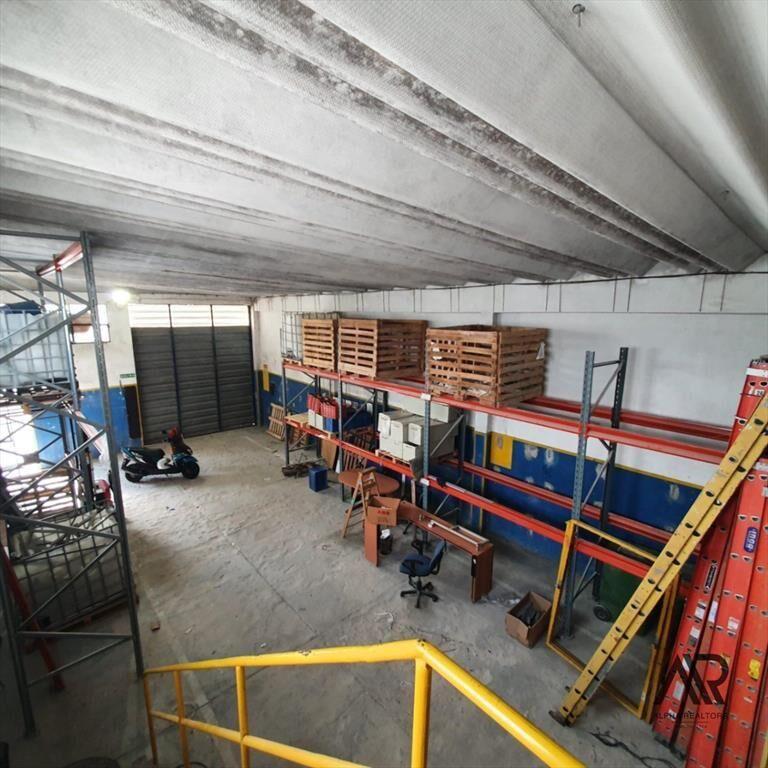 Galpón en venta de 153 m2 con entrepiso y estacionamient...