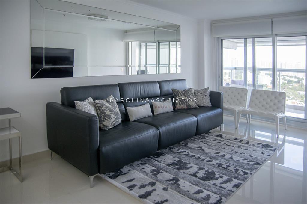 Vende apto de 2 dormitorios en Miami Boulevard !