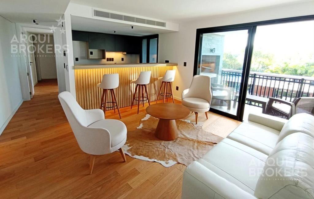 Apartamento de tres dormitorios en venta cin renta en Carra