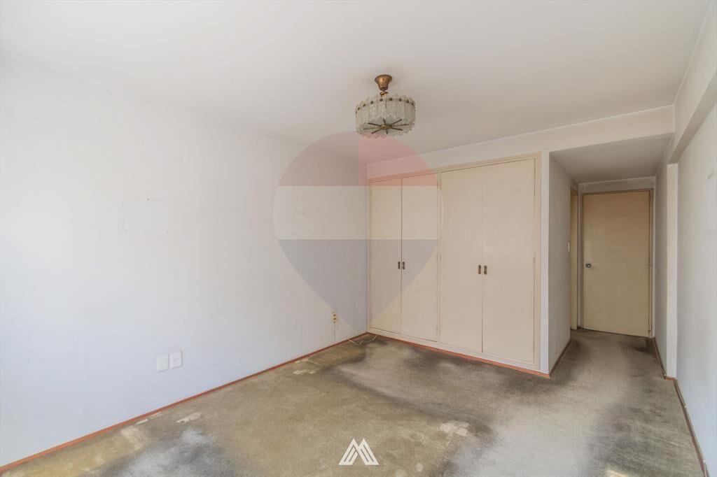 VENTA POCITOS, 3 dormitorios 3 baños Gge luminoso