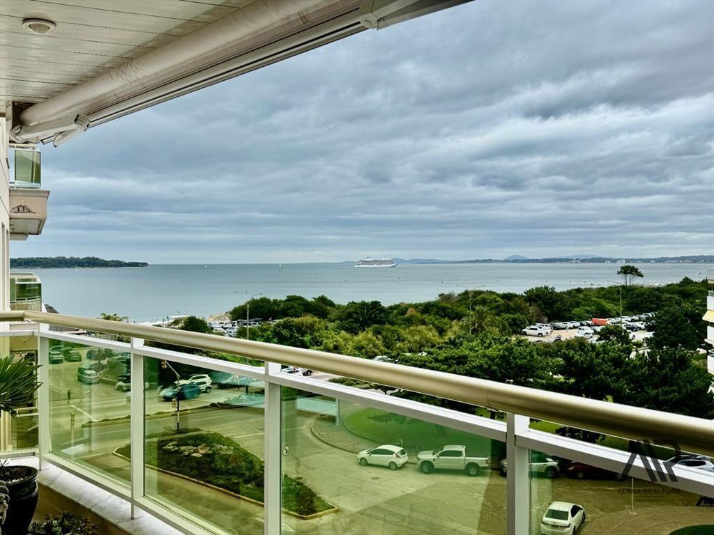 Venta apartamento 3 dormitorios en Coral Tower  .
