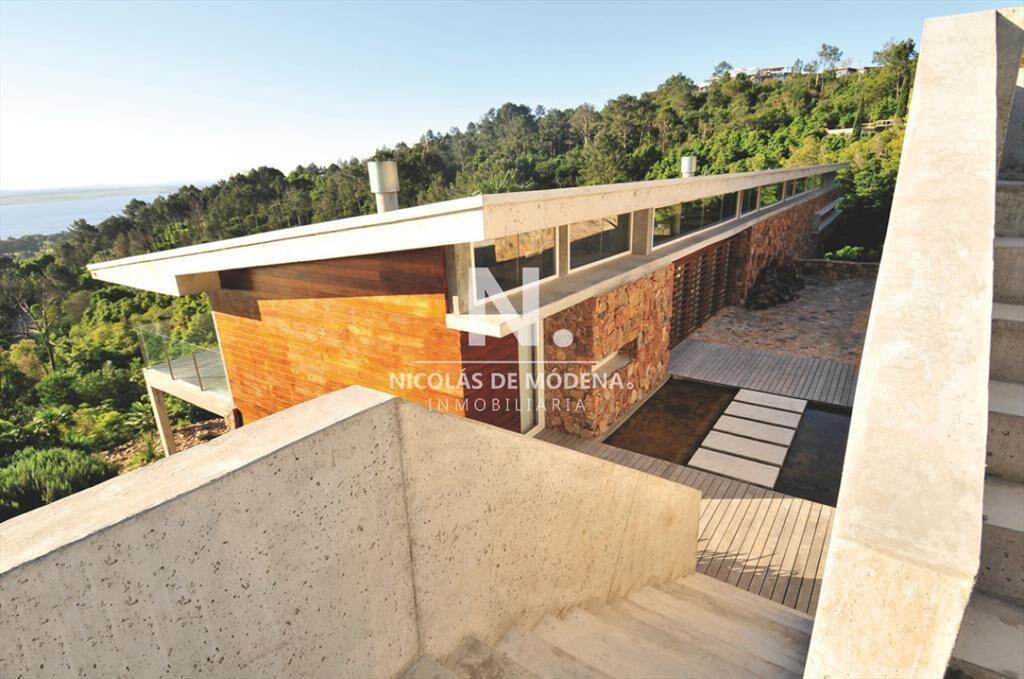 Casa 3 dormitorios en suite en Las Cumbres con