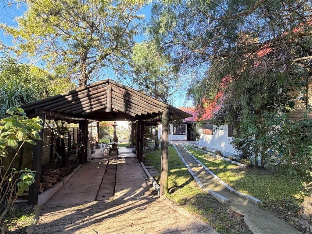 Venta de Cabaña - 4 dormitorios - Piscina - Parque del Plat