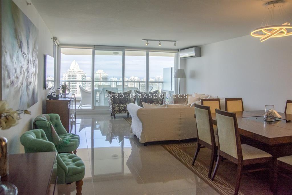 Apartartamento de 3 dormitorios en venta en Torre