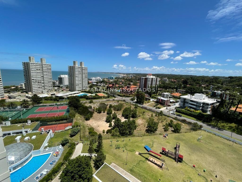 Apartamento en venta de 4 dormitorios con 2 en