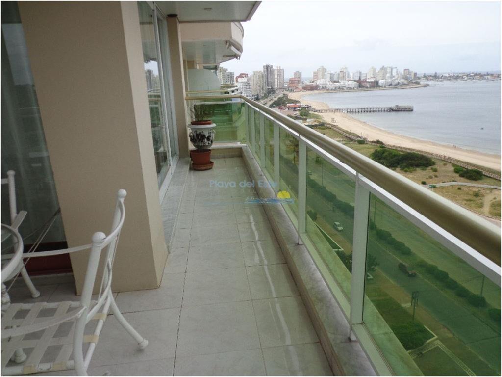 Apartamento en Venta de 3 dormitorios en Punta ,