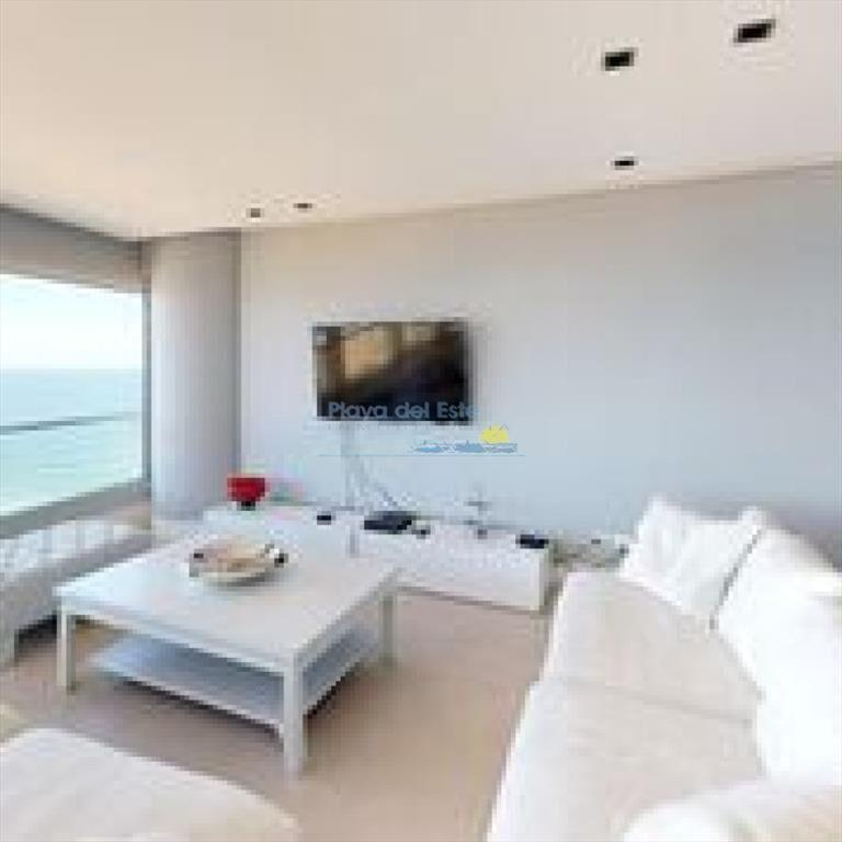 Excepcional apto en playa brava