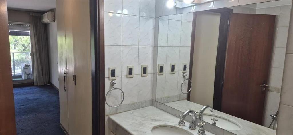 Apartamento en venta frente al Golf Punta Carretas, tres do