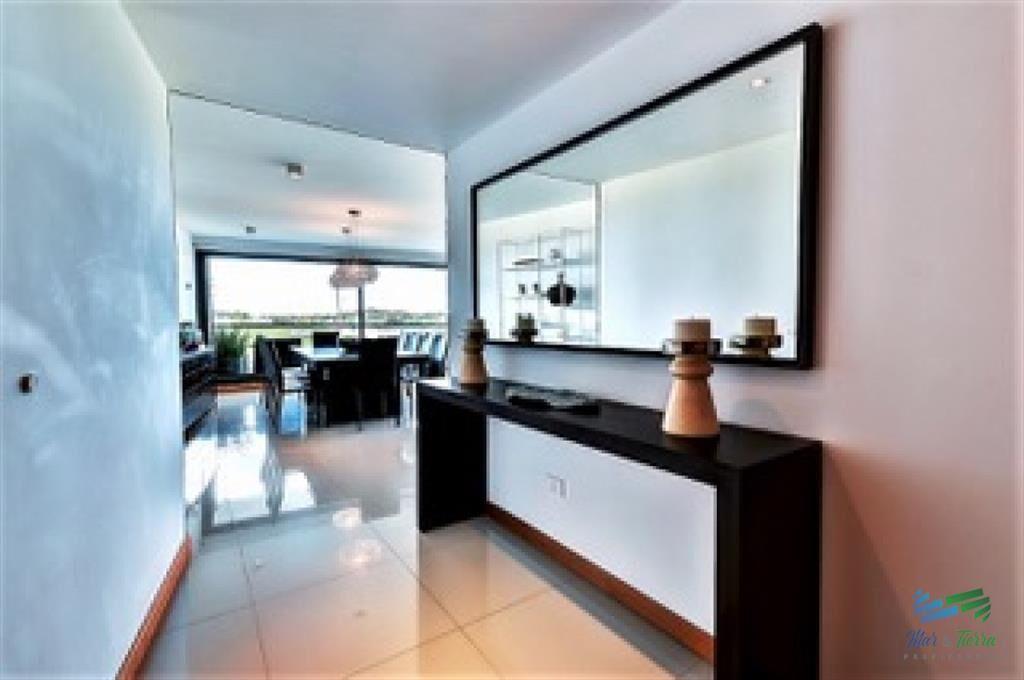 Vendo apartamento 4 dormitorios en primera línea