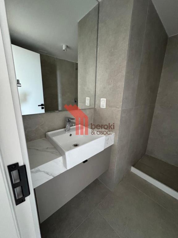 Alquiler apartamento 3 dormitorios, 2 baños, balcón, gara