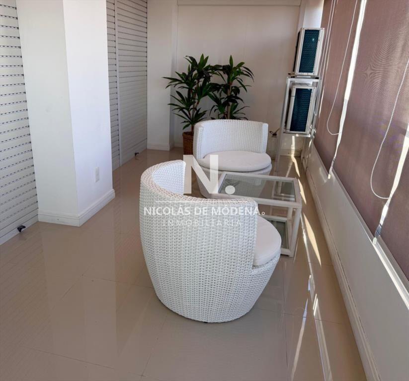 Apartamento en venta frente al mar, parada 19