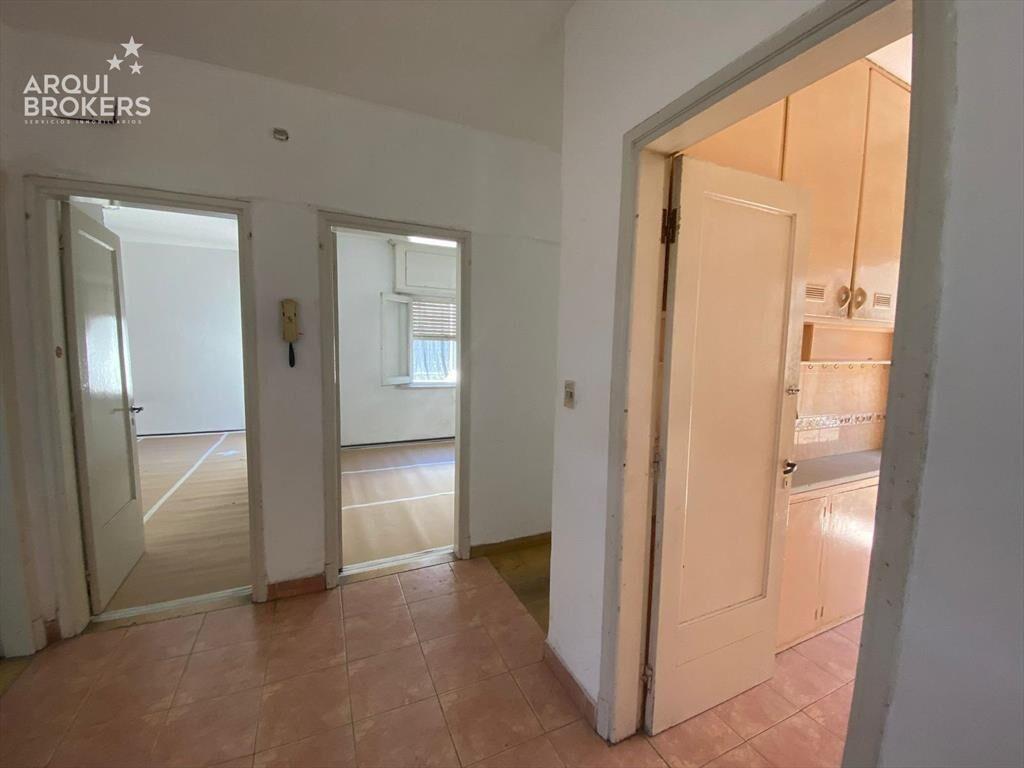 Apartamento de tres dormitorios en venta con renta en Tres