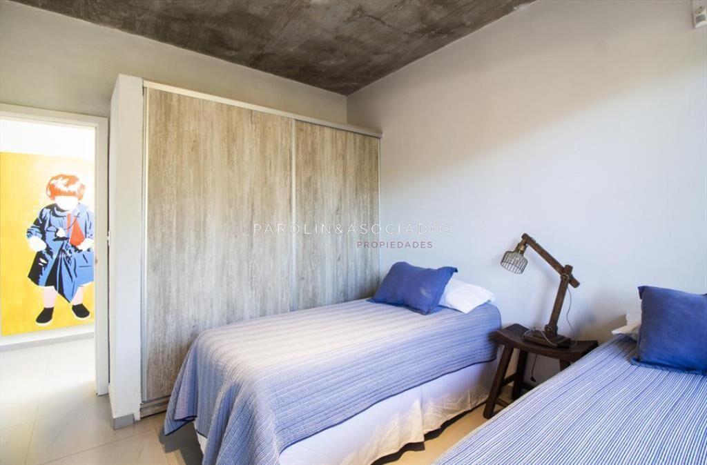 Casa en Venta de 4 Dormitorios en Laguna Escondida