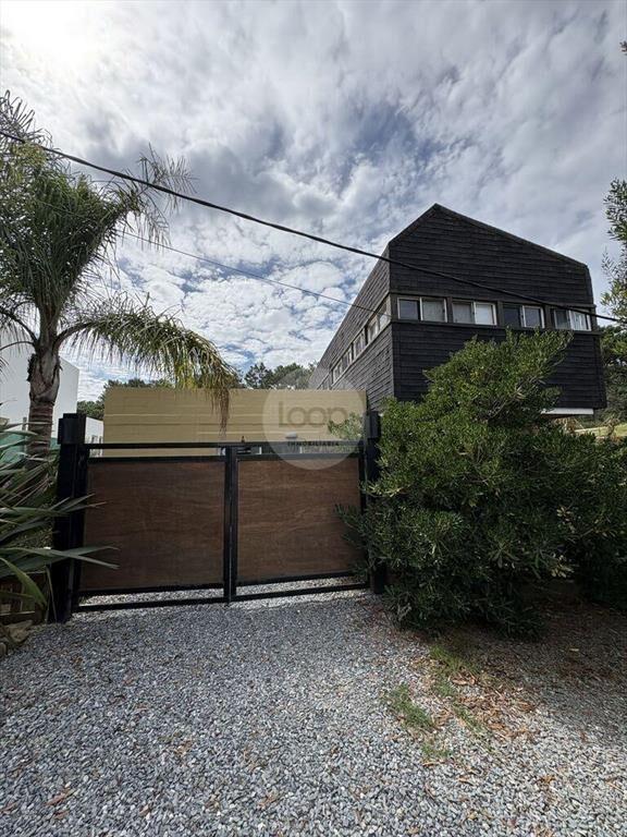 Venta Casa 3 dormitorios + estudio,  Manantiales Punta del