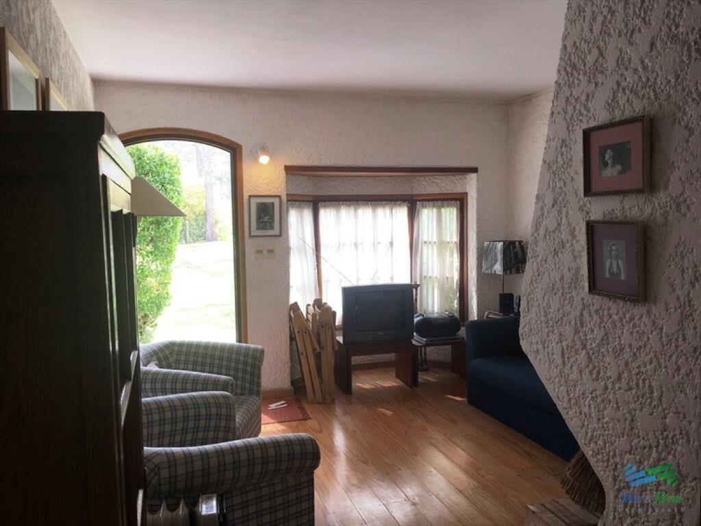 Muy lindo dúplex, en un entorno muy natural y cerca de una