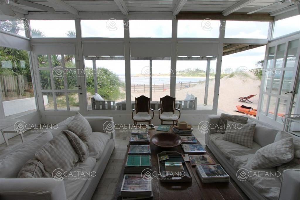 Casa sobre la playa, ideal para veranear!