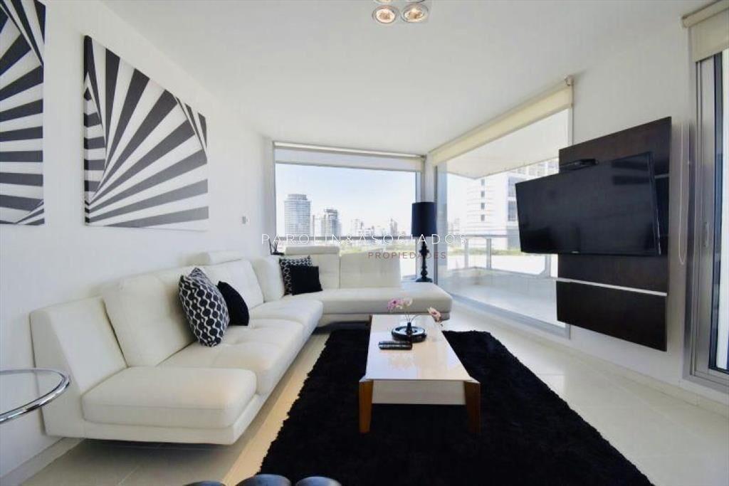Apartamento de 3 dormitorios en venta en Season Tower, Punt