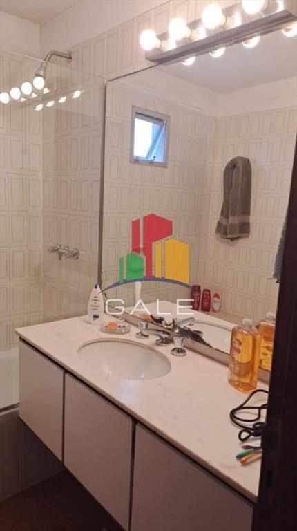 Vende apartamento de 2 dormitorios más servicio