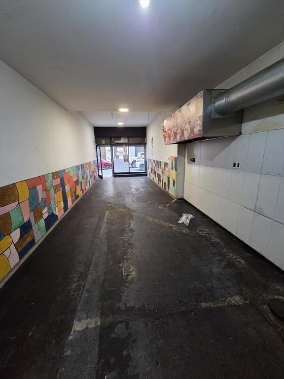 Ituzaingo y peatonal Sarandi, 60 m2 , 4 mts de frente , apt