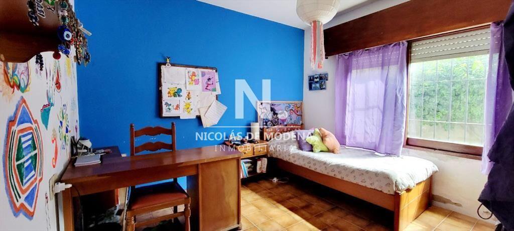 Hermosa casa de 2 niveles, con amplios espacios.