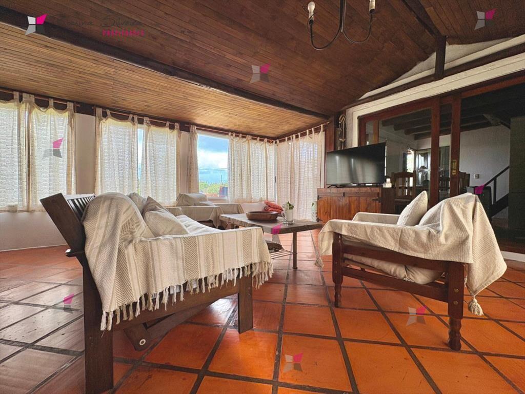 Casa de cuatro dormitorios en Manantiales