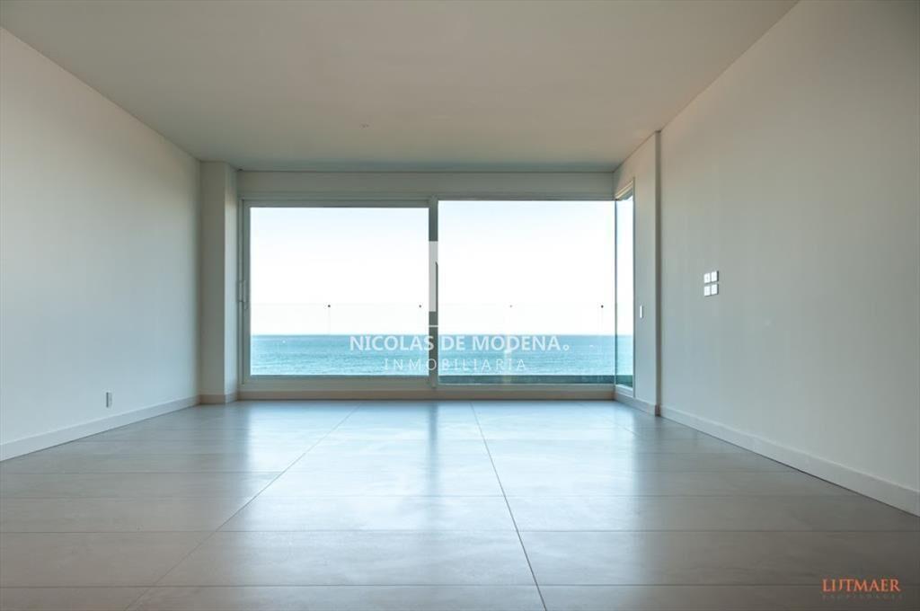 Vende apartamento de 3 dormitorios en Brava , del