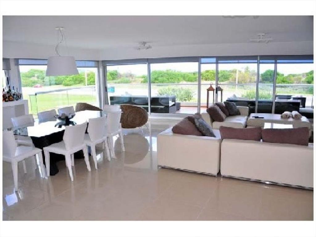 Vendo apartamento 3 dormitorios, primera línea playa brava