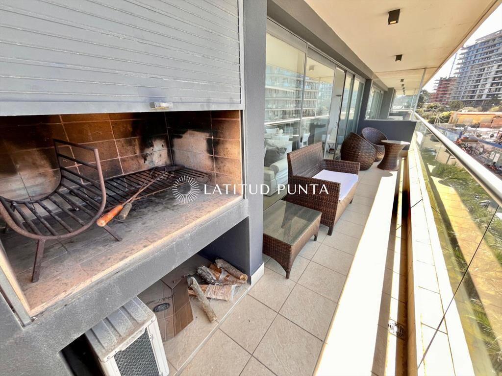 Apartamento 2 dormitorios con parrillero. Brava