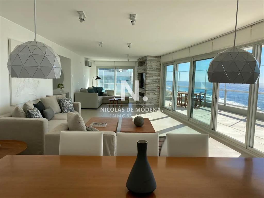 PentHouse de cuatro dormitorios en suite en Le y