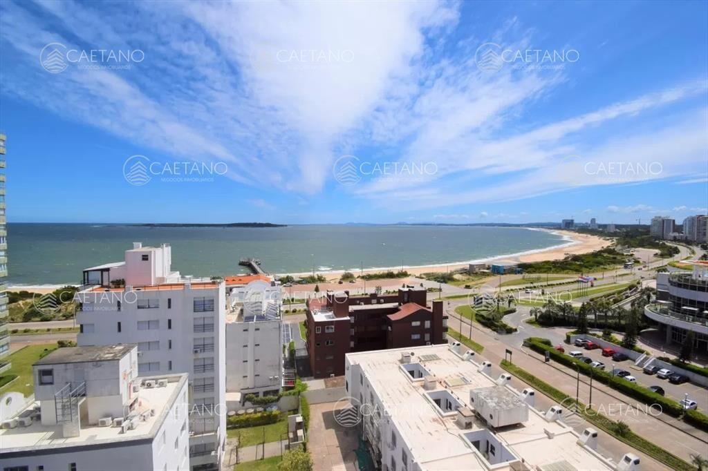 Venta apartamento. 3 Dormitorios. Playa mansa,