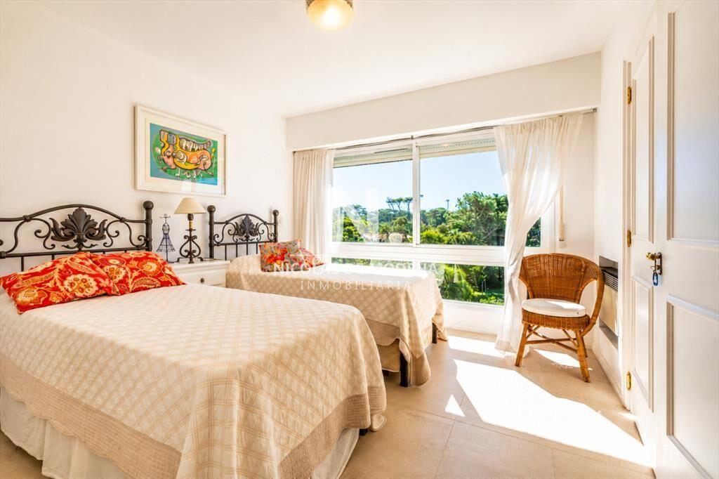 En venta apartamento de 3 dormitorios con vista