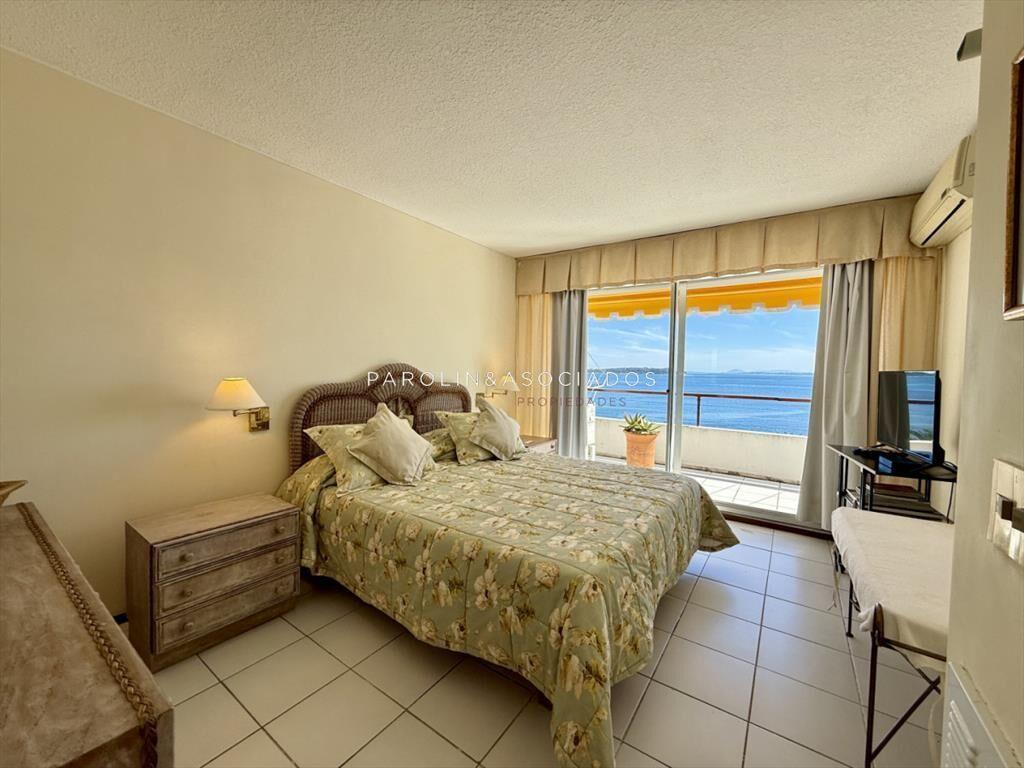 Penthouse de categoría en Espigón Rambla General Artigas