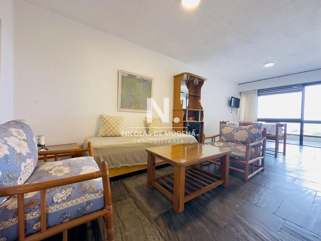 Apartamento en venta, 2 dormitorios, primera linea de la br