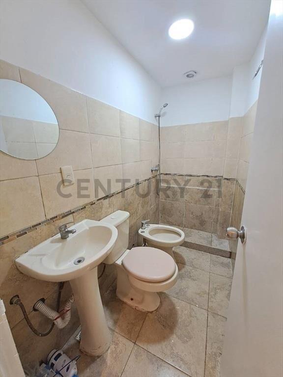 VENTA PROX A RAMBLA|2dormitorios|2baños|patio,ACEPTA BANC...