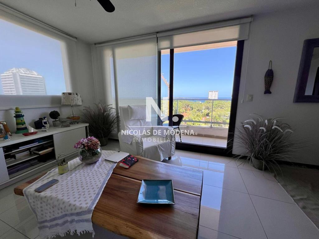 En venta apartamento con excelente vista, de 3 en