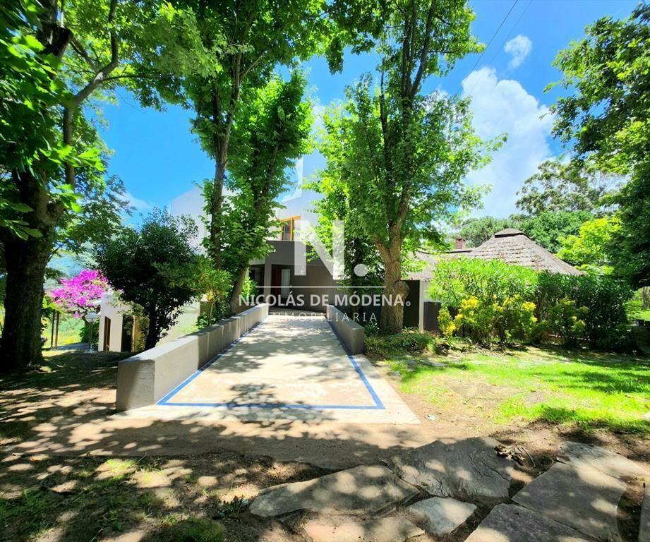 Venta casa tipo posada de 9 apartamentos. Punta