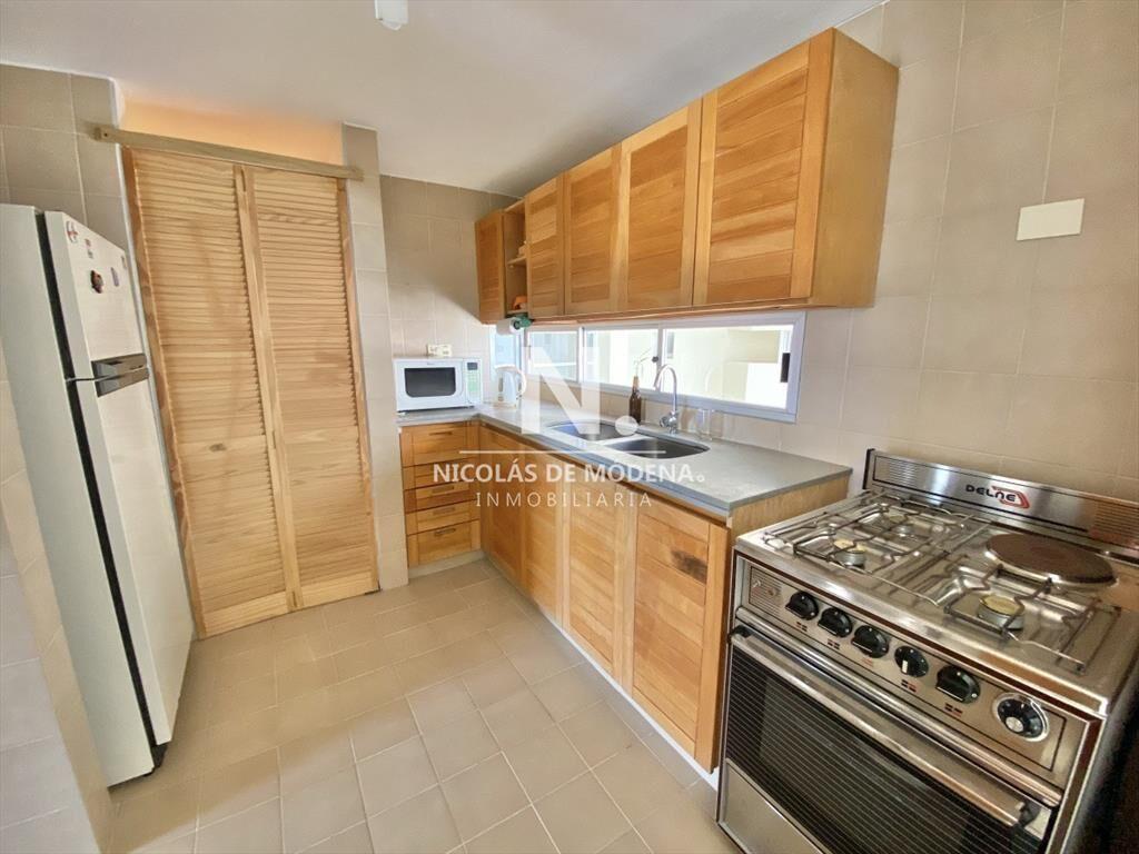 Vende impecable apartamento de 2 dormitorios en Brava - Pun