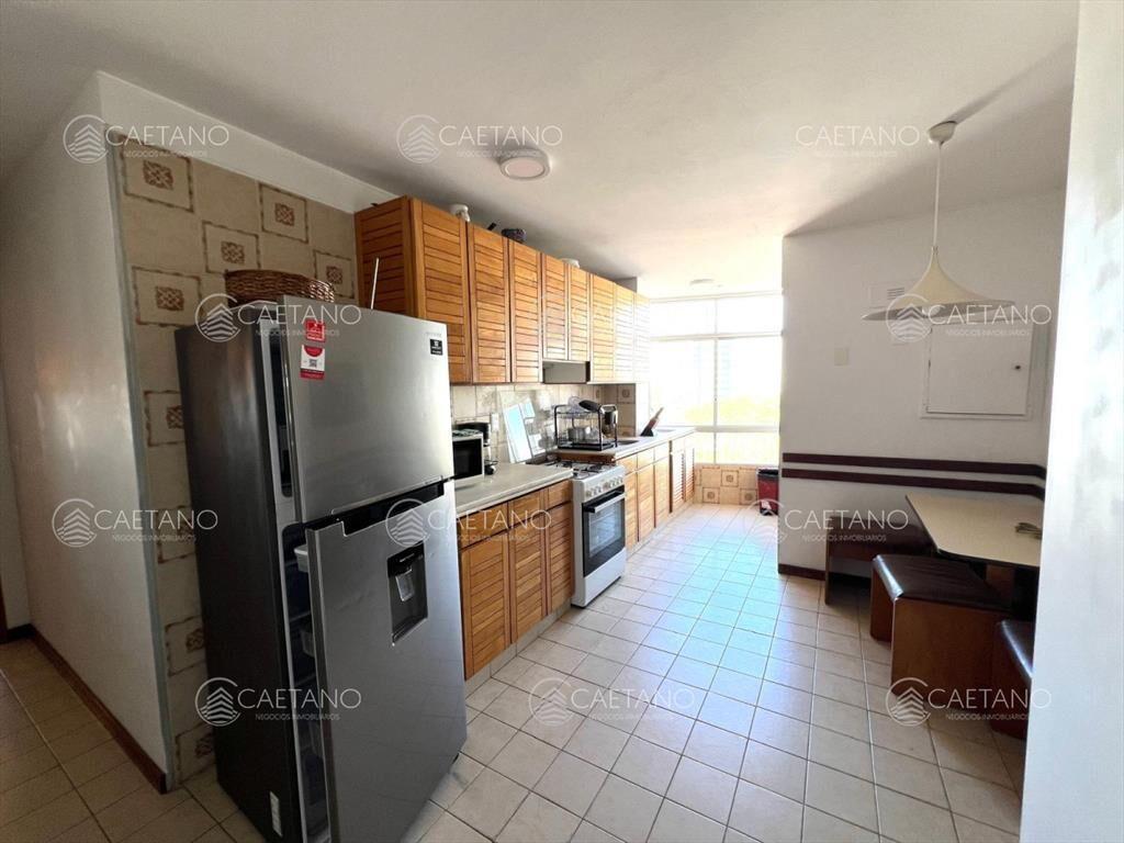 apartamento en venta zona shopping punta, 2 y