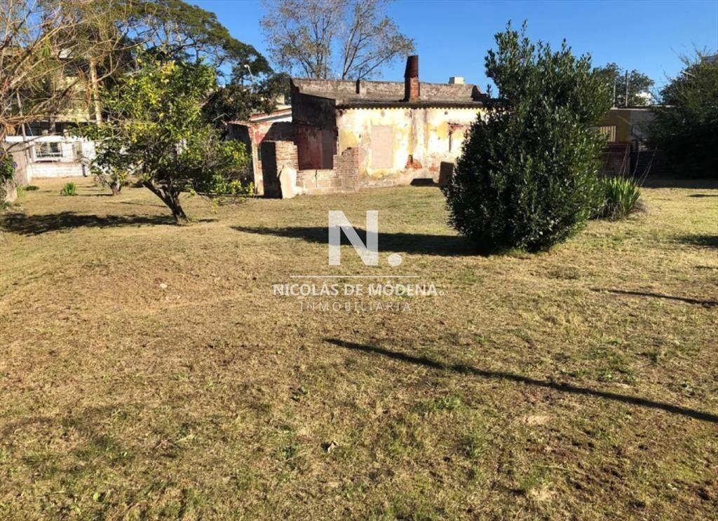Vende terreno en el Centro de Maldonado.